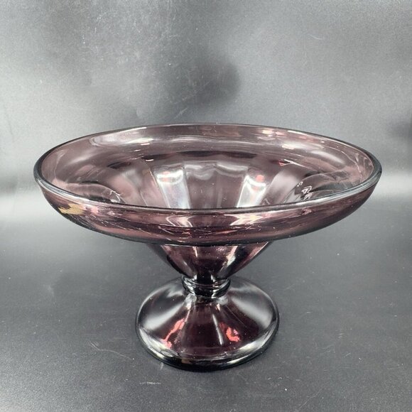 Mid Century Amethyst Footed Glass Bowl Manganese 365nm UV Glow Centerpiece Dish - Picture 8 of 13